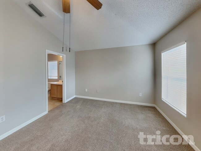 Building Photo - 12940 Fieldmoor Ct
