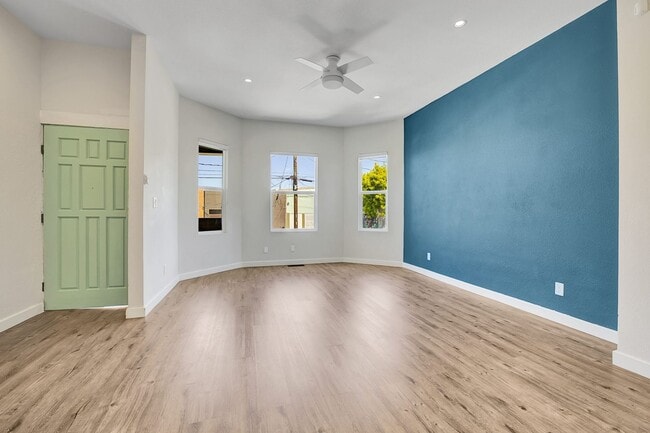 Photo - West Oakland Stylish 2/1 Flat - Completely... Townhome