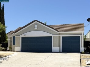 Building Photo - 111 Steinbeck Ct