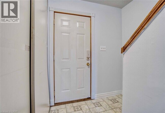 Photo du bâtiment - 1725 Ernest Ave