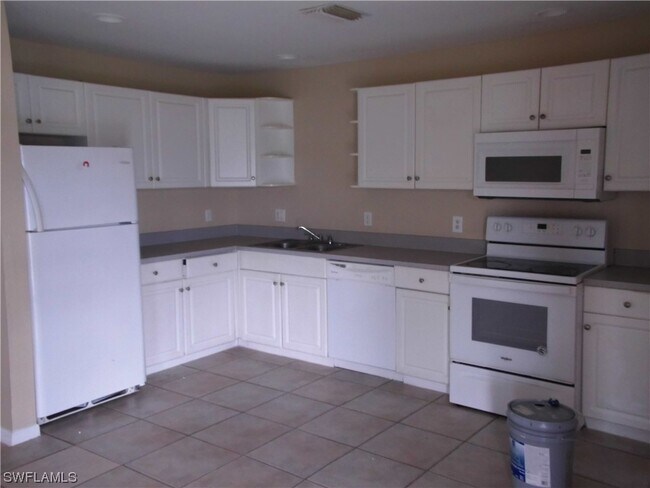 Foto del edificio - 2417 Vernon Ave S