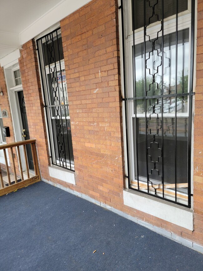 Foto del edificio - 2213 W North Ave