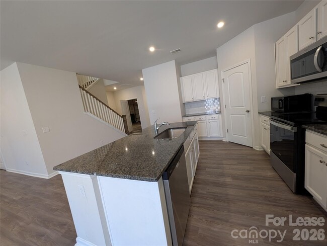 Foto del edificio - 3340 Blf Hl Ln