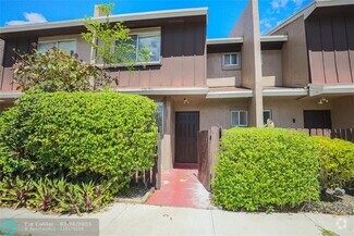 Building Photo - 1381 Sussex Dr