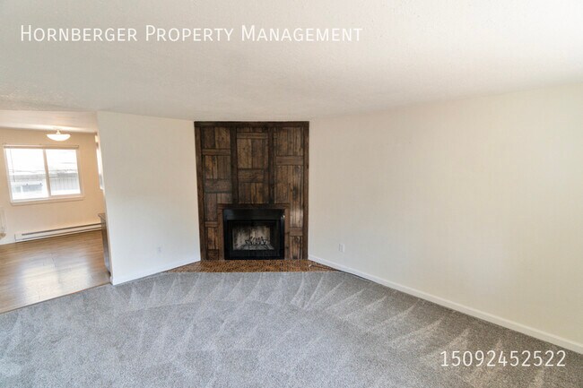 Building Photo - 1719 W Fairview Ave