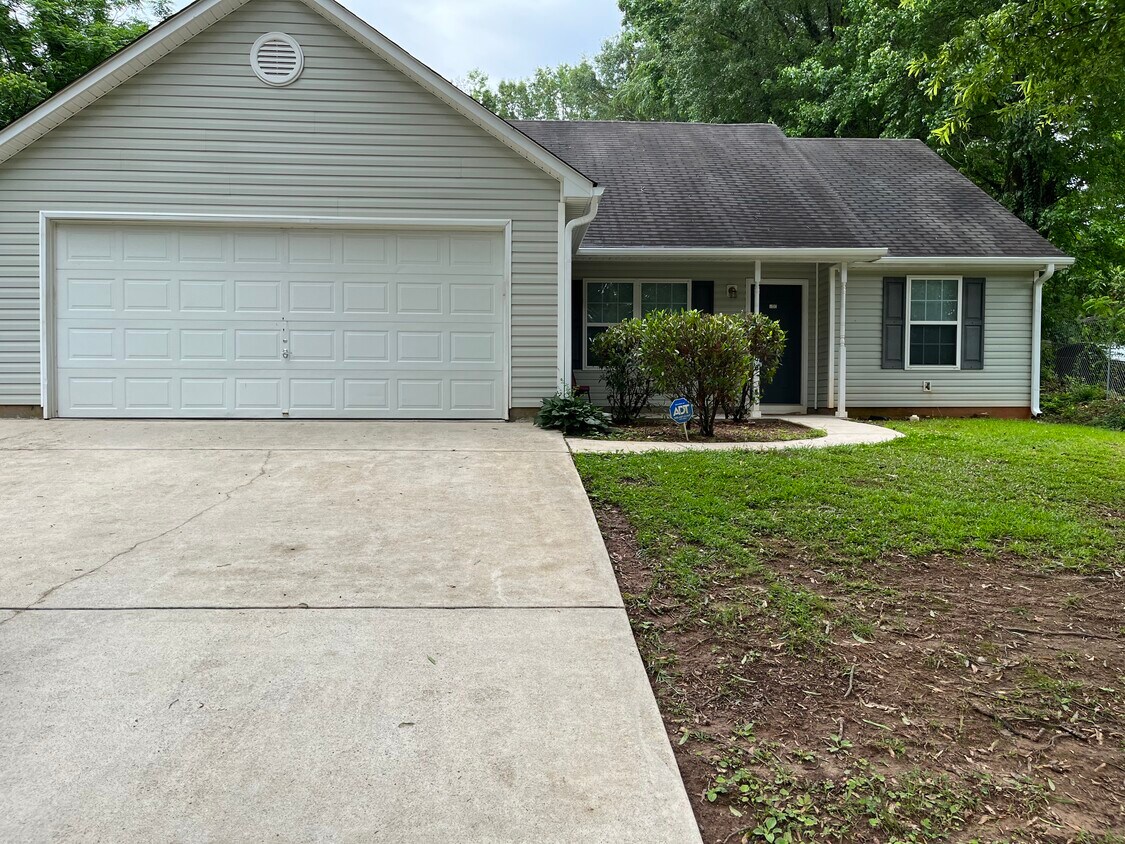 Primary Photo - 999 Dixie Dr