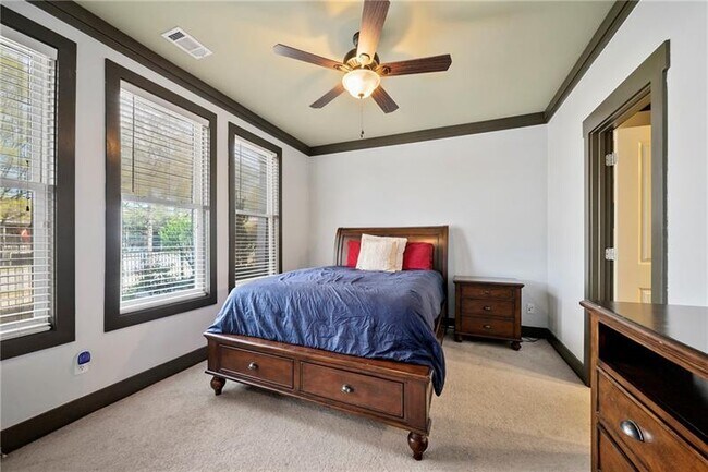 Foto del edificio - 790 Liberty Commons Dr NW