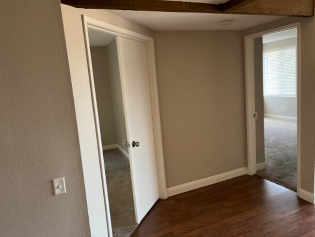 Building Photo - 1480 W Edgehill Rd
