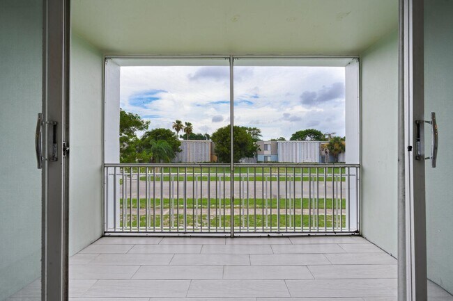 Foto del edificio - 1505 Crescent Cir