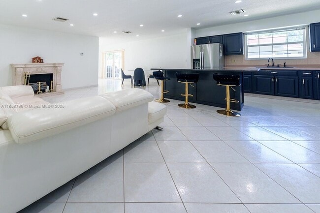 Photo - 2011 N 43rd Ave House