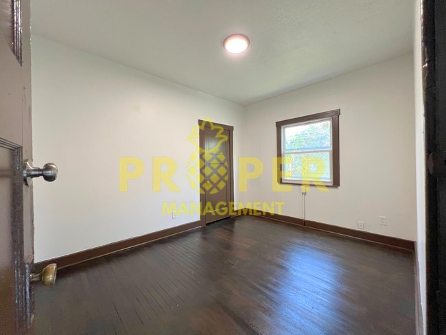 Foto del edificio - 2 bedrooms 1 bathroom