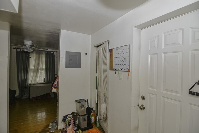 Building Photo - 1407 W Erie St