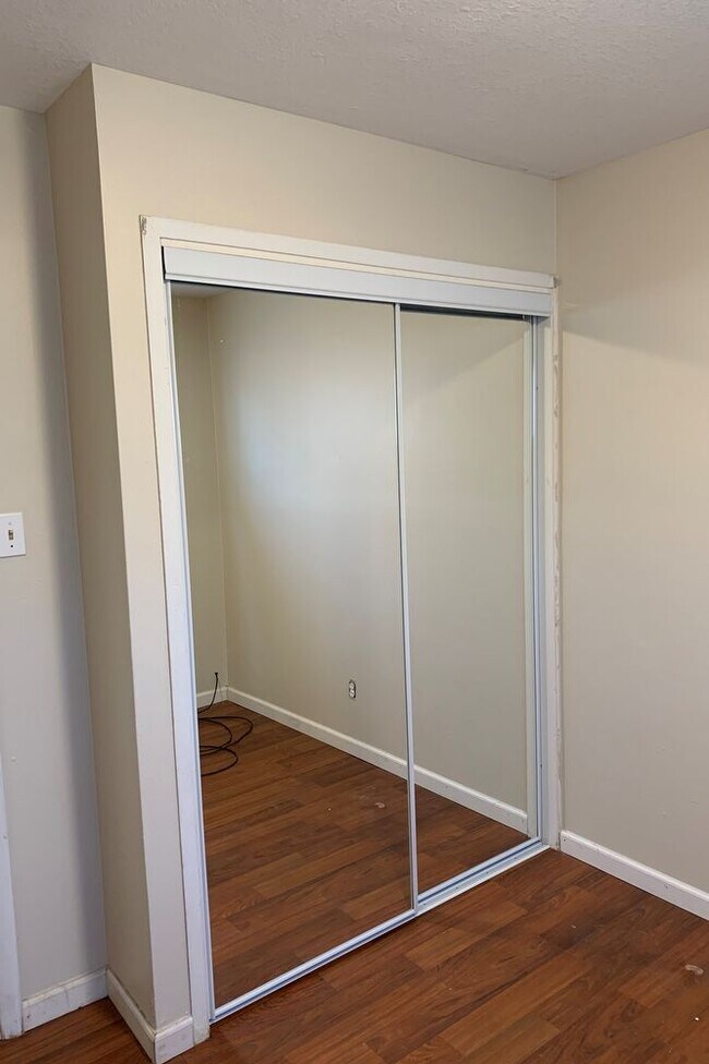 Foto del edificio - 3535 SE Adams St - 3 BR 1 BA