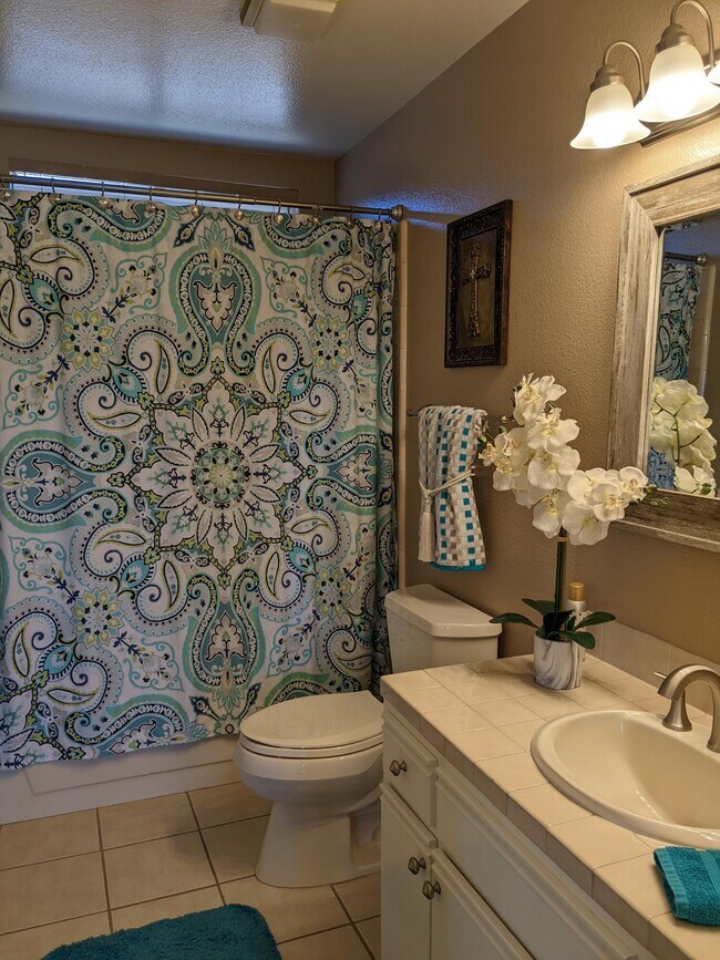 67284 W Chimayo Dr, Cathedral City, CA 92234 Condo for Rent in