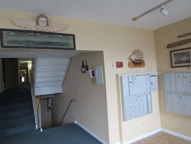 Building Photo - 95 Nahant St