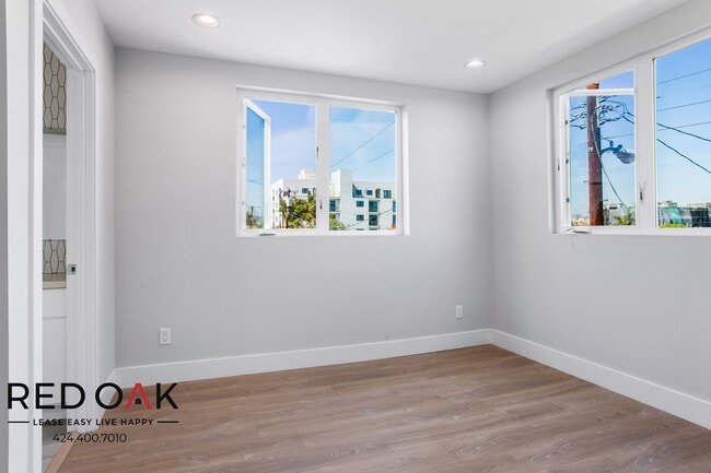 Building Photo - Wonderful Newly Developed Four Bedroom Wit...