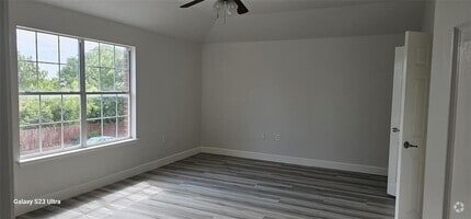 Building Photo - 3113 Centrum Dr