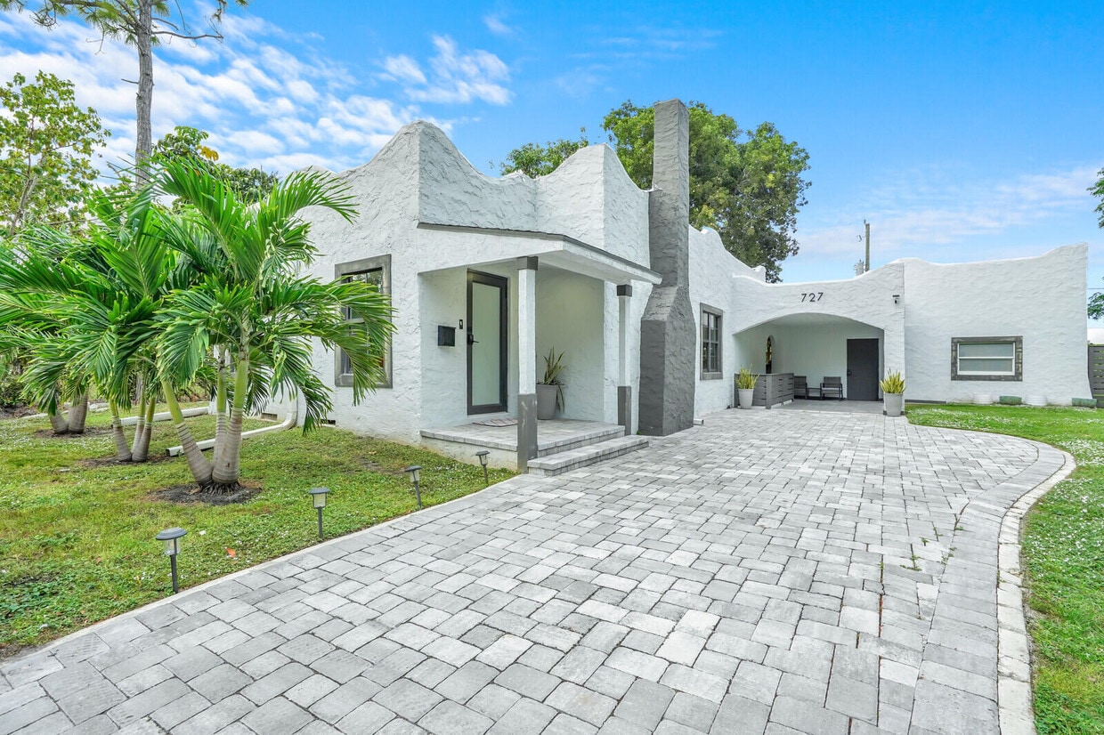 Foto principal - 727 Fernwood Dr