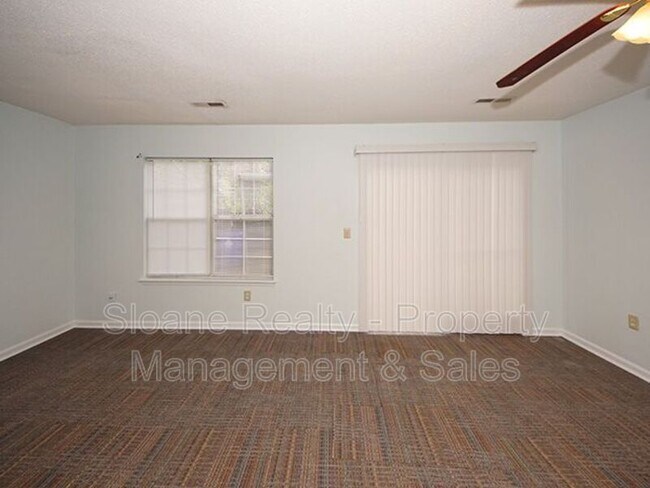 Foto del edificio - 4726 Linfield Ln