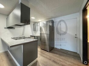 Building Photo - 30 E Graves Rd