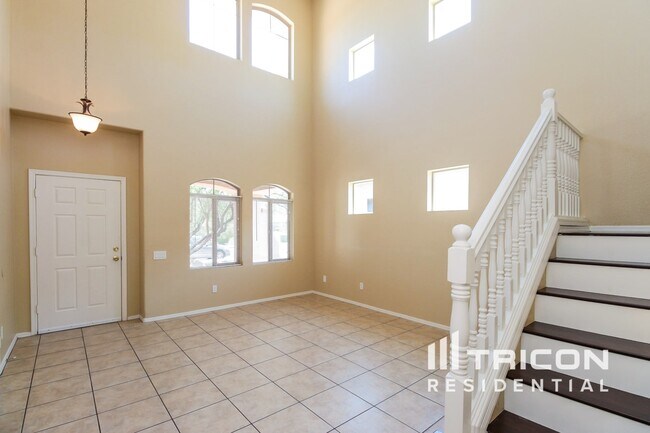 Building Photo - 9210 W Milkweed Loop