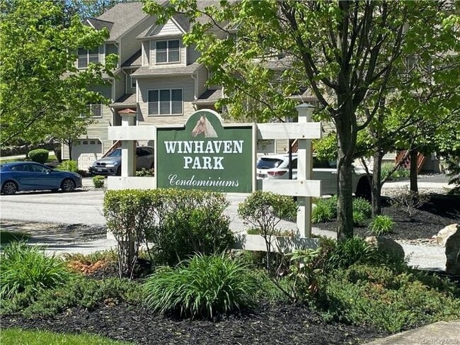 Building Photo - 45 Winhaven Ct