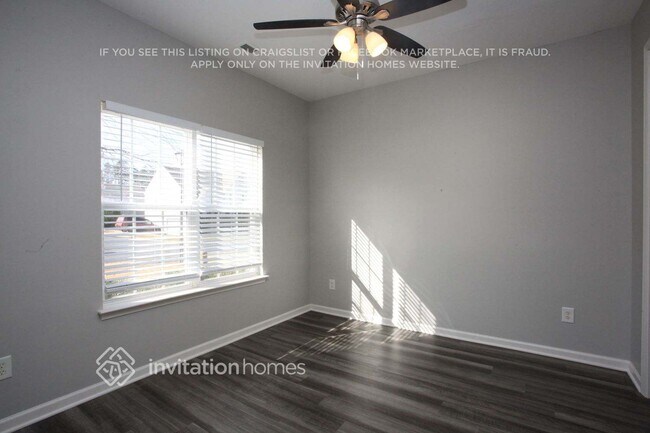 Foto del edificio - 3123 Hendricks Chapel Ln