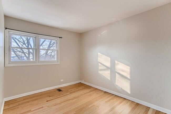 Building Photo - 554 Lynn Ct, Glendale Heights, IL, 60139