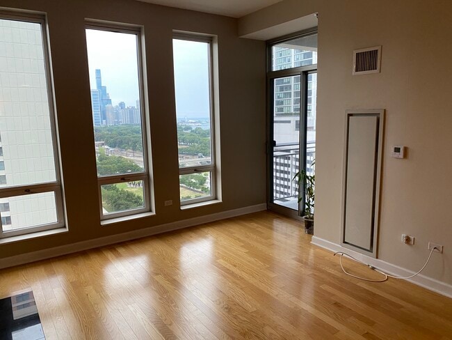 living room - 1250 S Michigan Ave