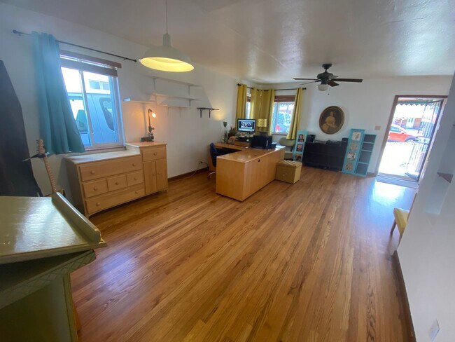 Foto del edificio - Awesome 2 bedroom Bungalow in Cory-Merill Neighborhood