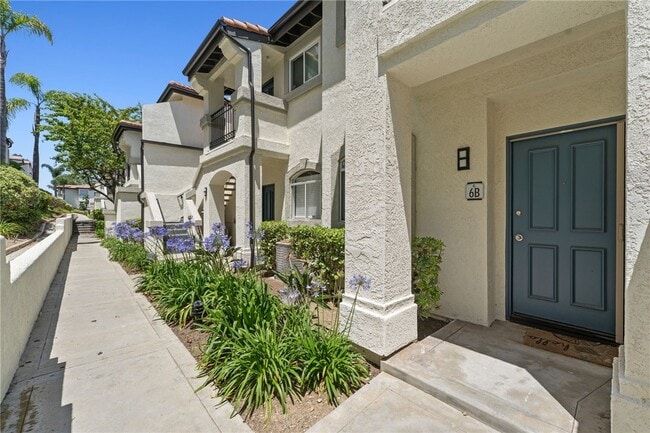 Building Photo - 30902 Club House Dr