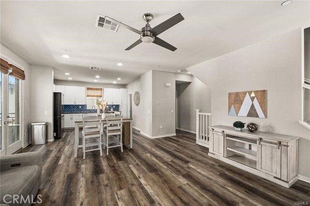 Foto del edificio - 817 S Anaheim Blvd