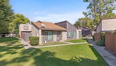 Building Photo - 2617 Pinon Springs Cir