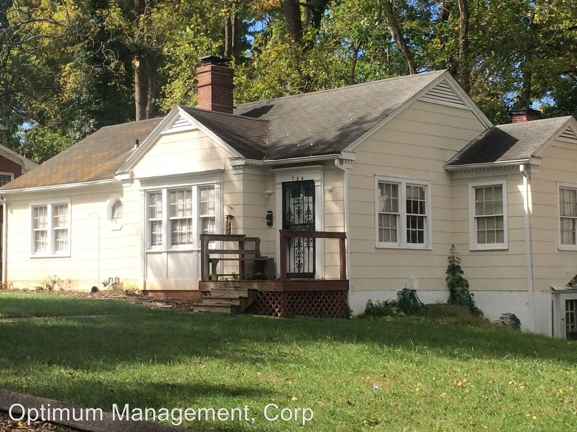 Foto principal - 4 br, 3 bath House - 704 Cherrywood Dr.