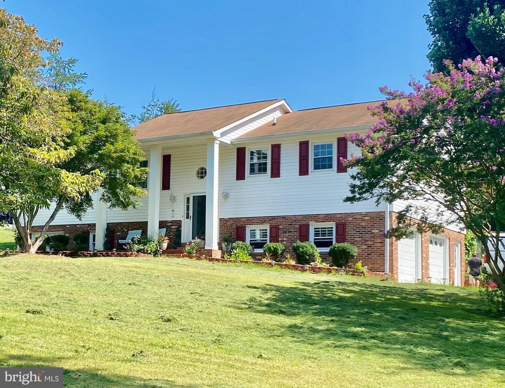 Foto principal - 7 Marshall Ln