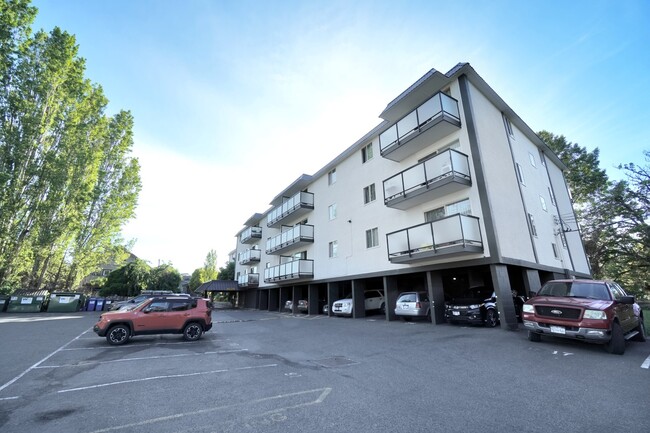 Building Photo - Madrona Manor Apartments