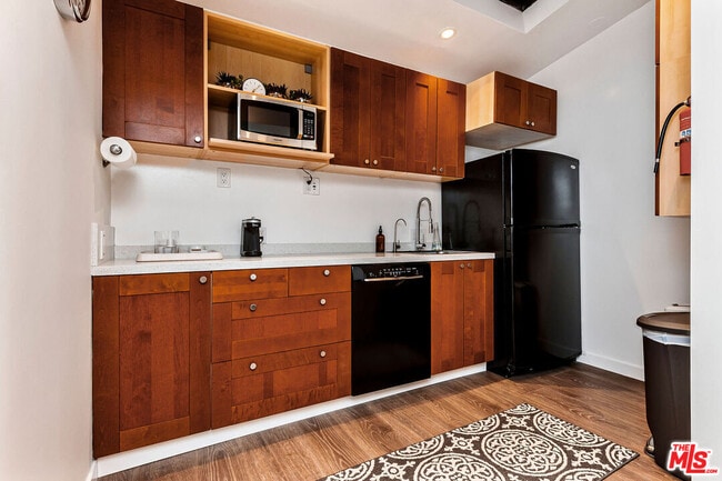 Foto del edificio - 717 Huntley Dr