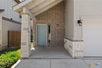 Building Photo - 11906 Farrier Ln