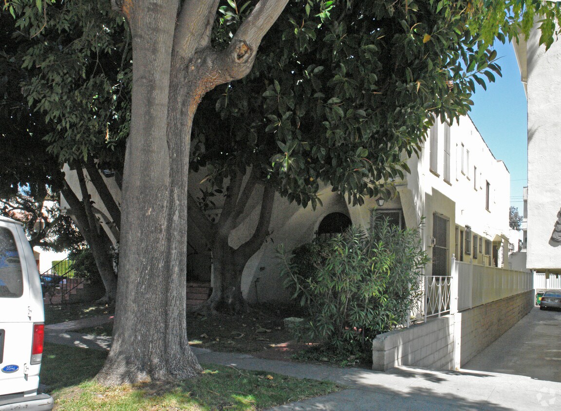Building Photo - 1100 S Bedford St
