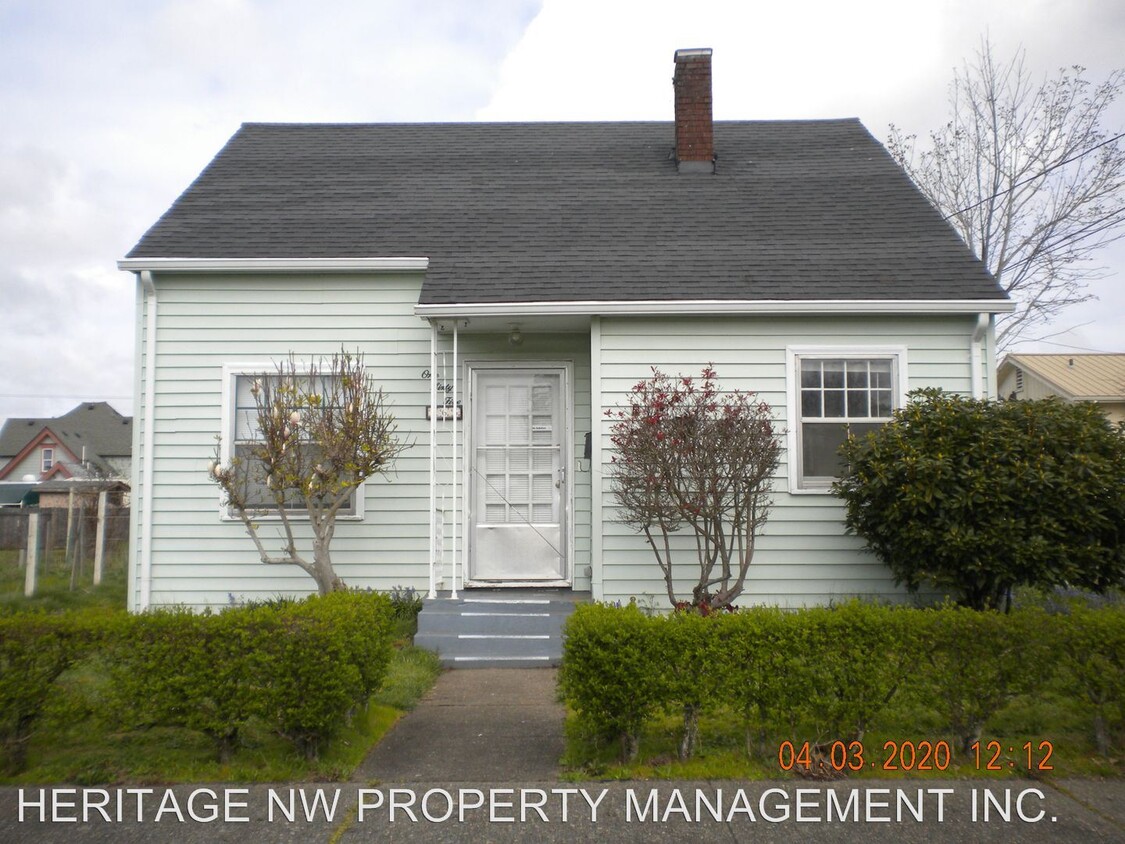 Primary Photo - 2 br, 1 bath Apartment - 165 W. ASH ST