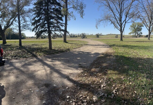 Foto del edificio - 38326 129th St