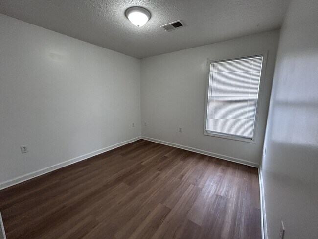 Building Photo - 50 Driftwood Cir