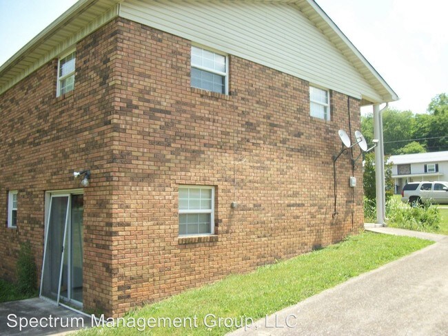 Building Photo - 2 br, 0.5 bath House - 695 Parkway