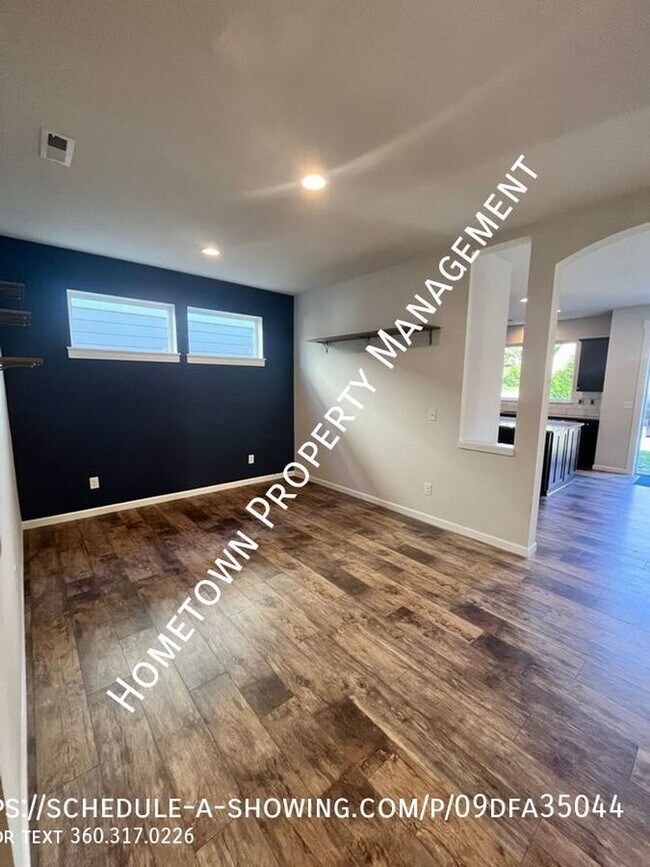 Foto del edificio - Beautiful 5 bedroom 2.5 bath home Availabl...