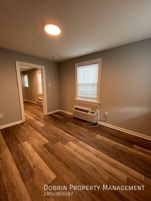 Building Photo - 1721 Blair St
