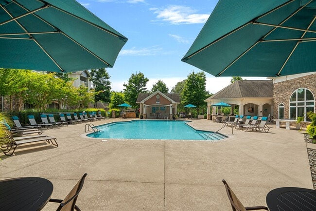 Building Photo - Hawthorne at the Meadows