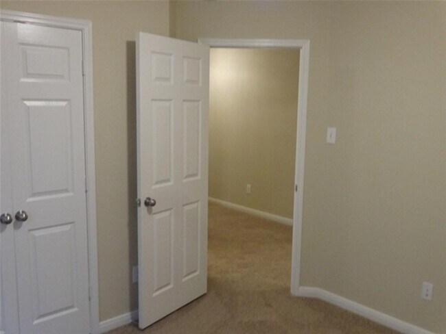 Foto del edificio - 9422 Ivory Trail Ln