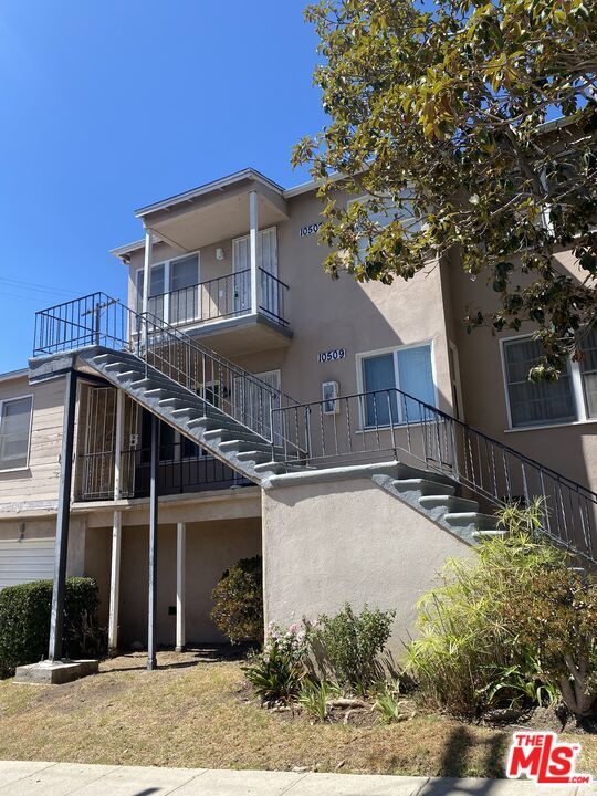 Primary Photo - 10503 Missouri Ave
