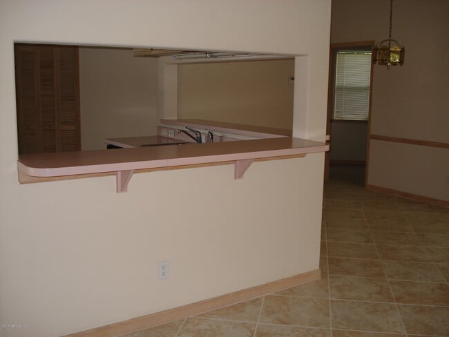 Foto del edificio - 2024 Hovington Cir W