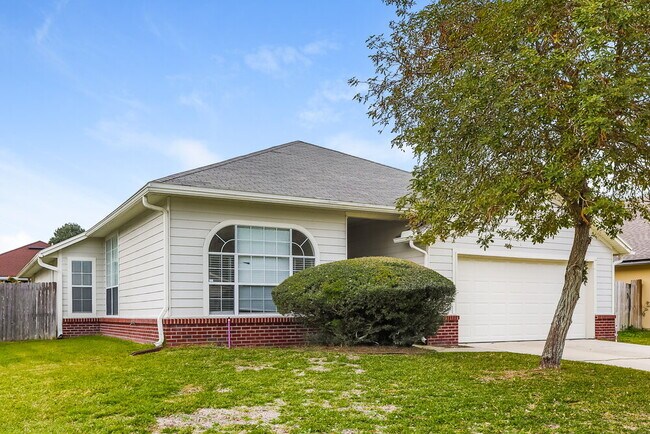 Building Photo - 387 Summit Dr